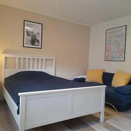Inauen S Kiek In Apartment *